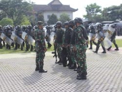 Simulasi Aksi Anarkis di Pilkada dan Pilkades 2020, Pasukan PHH Yonif Raider 301/Pks Diterjunkan