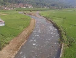 PUPR Sumedang, Rampungkan Normalisasi Sungai Cihonje