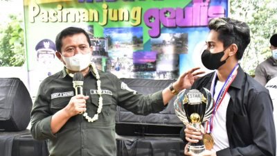 Bupati Sumedang H. Dony Ahmad Munir mengaku bangga atas prestasi yang diraih oleh Indra Tresna Ramadhan