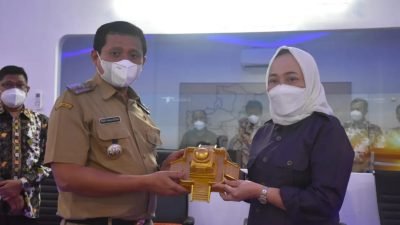 Bupati Sumedang H. Dony Ahmad Munir Bersama Bupati Bojonegoro Anna Mu’awanah