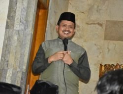 Safari Ramadhan Hari Pertama, Bupati Laksanakan Shalat Tarawih Bersama Warga di Ponpes Sukasari
