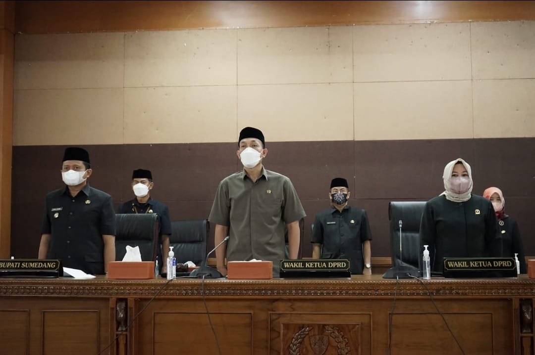 Rapat Paripurna DPRD Sumedang Atas LKPJ Bupati 2021 di Aula Tampomas IPP Sumedang, Senin (25/4/2022).