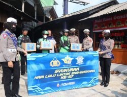 Polres Sumedang Berikan Bansos Pada Pengemudi Angkot, Ojol dan Ojeg Pangkalan