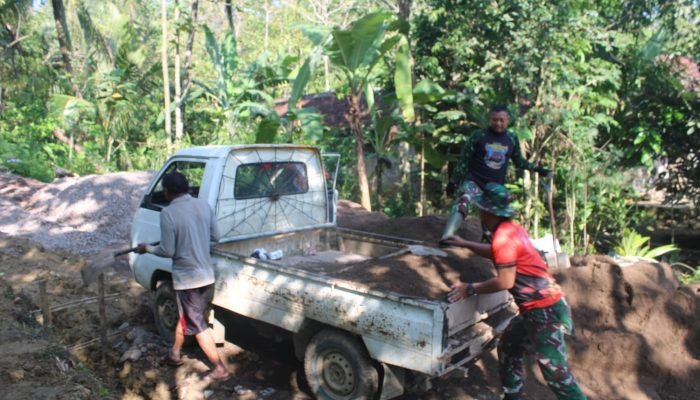 Infrastruktur Jalan Sasaran Fisik TMMD Kodim Sumedang Mendapat Respon Positif Warga Masyarakat