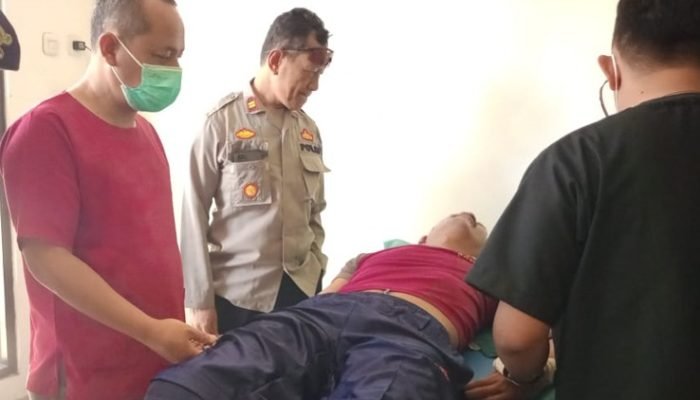 Wujud Peduli, Kapolsek Cibugel Jenguk Anggotanya Yang Sakit