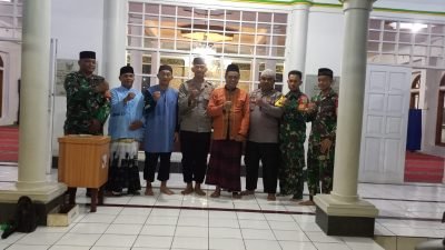 Shalat Subuh Berjamaah, Jalin Sinergitas TNI Polri dan Warga Tegal Kalong Sumedang