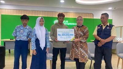 BPJS Ketenagakerjaan Sumedang Serahkan Santunan Kematian dan Beasiswa ke Tiga Ahli Waris