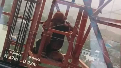 Pemuda Nekat Panjat Tower BTS