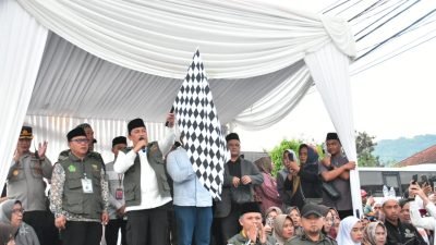 Ratusan Calon Haji Sumedang Dilepas Menuju Tanah Suci, Pj Bupati Beri Pesan Menyentuh