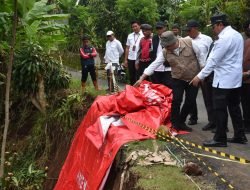 Longsor di Nagarawangi Rancakalong, Pj. Bupati Gerak Cepat Jaga Akses Antar Desa