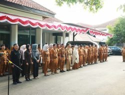 Apel Pagi, Kabag Yuyun Ajak Pegawai Setwan Sumedang Terapkan Nilai BerAKHLAK