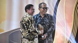 Bupati Sumedang Raih Penghargaan detikJabar Awards 2025
